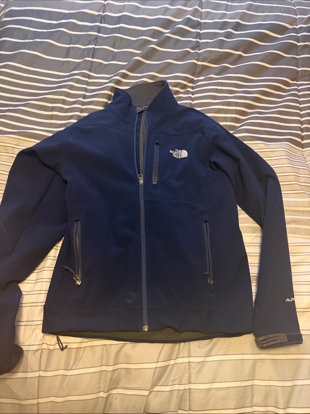 The North Face Men's Navy Blue Apex Softshell Jacket